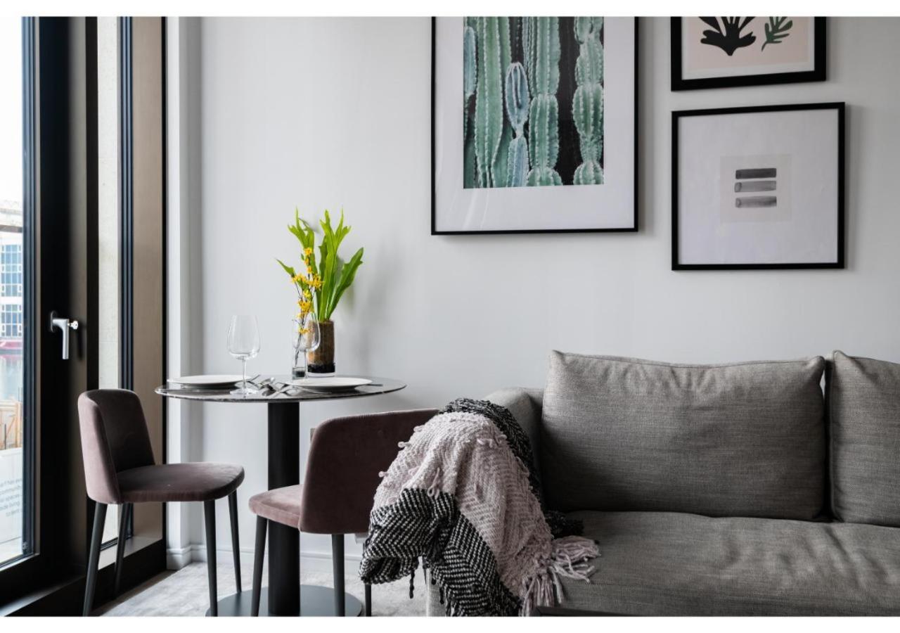 Elegant And Modern Apartments In Canary Wharf Right Next To Thames Londres Exterior foto